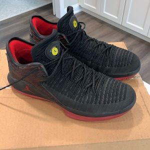 Gently used Air Jordan 32 XXXII Low basketball shoes.